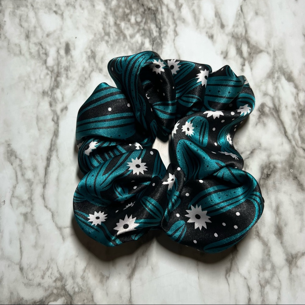 Scrunchie Surprise Pack - Picture 3 of 11
